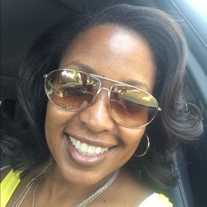 Meet your Posher, Carla